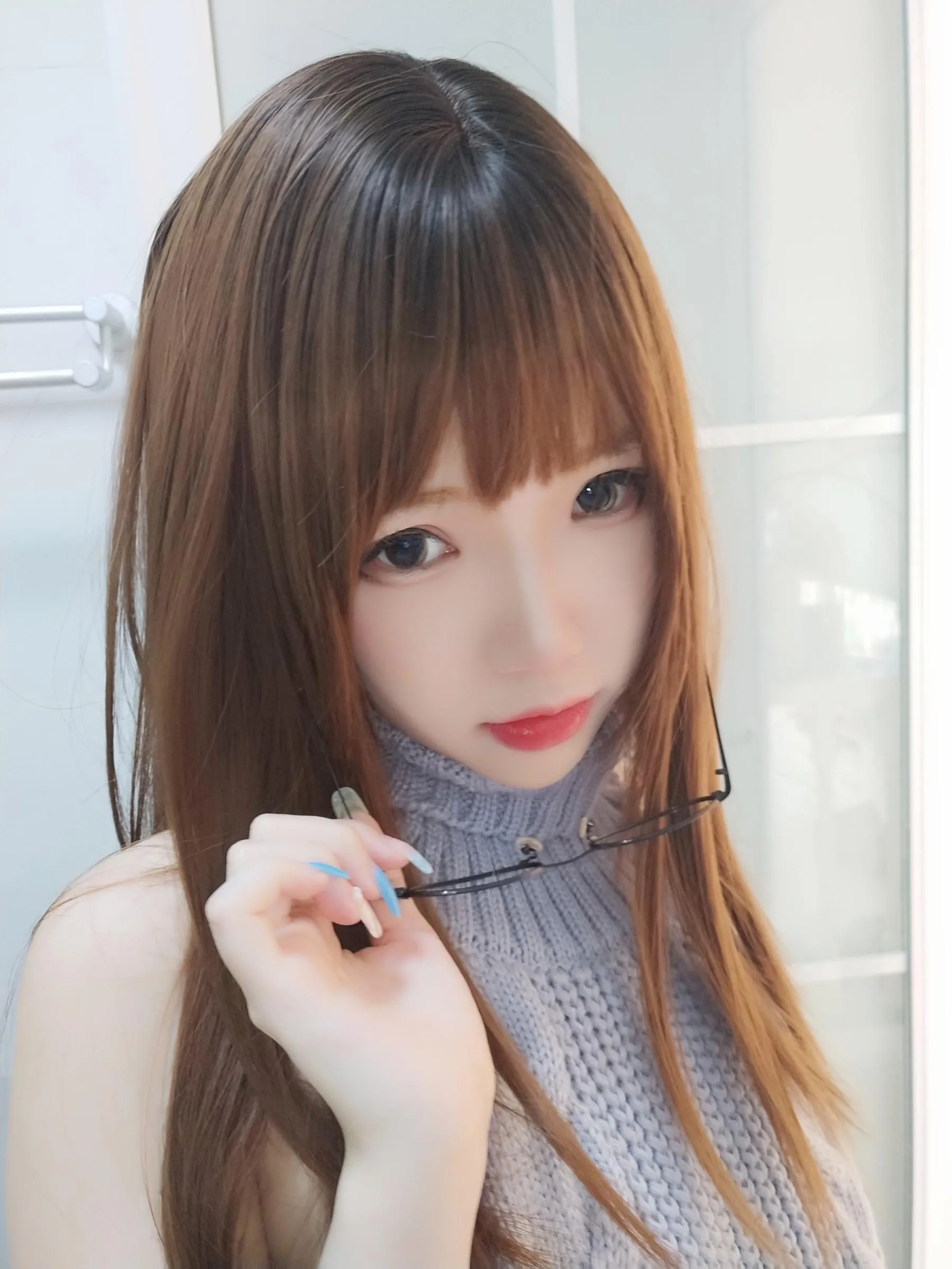 雪晴Astra – 自撮Vol.23 黑丝漏背毛衣[23] [42P]插图5